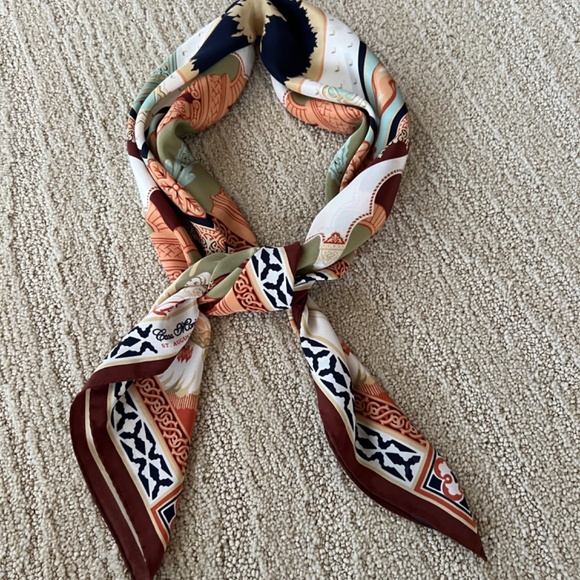 Kessler Collection 1988 Scarf 100% Silk - Picture 6 of 9